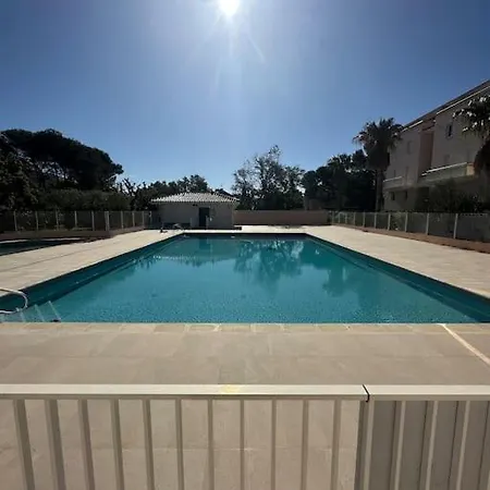 L Eden Et Piscine 53 M2 Saint Aygulf